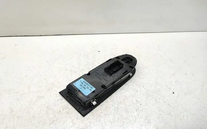 BMW 3 E90 E91 (2005 - 2012) 6948637 Кнопка стеклоподъемников — фото 3