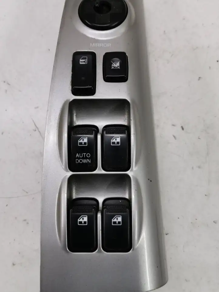 Kia Sportage (2004 - 2008) 4834931110 Блок кнопок стеклоподъемников — фото 3