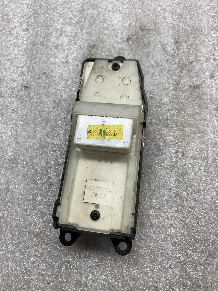 Toyota Avensis T250 (2006 - 2009) 8482005110 Блок кнопок стеклоподъемников — фото 3