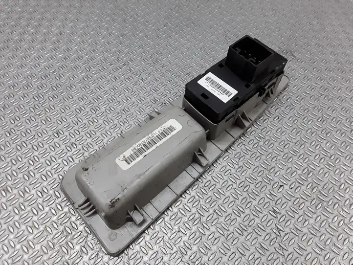 Chrysler 300 - 300C (2005 - 2011) P04602324AF Блок кнопок стеклоподъемников — фото 4