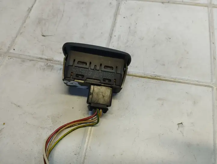 Citroen C5 (2004 - 2008) 96515962ZF Кнопка стеклоподъемников — фото 5