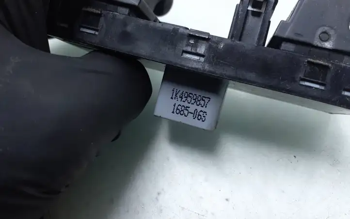 Volkswagen Golf Plus (2004 - 2008) 1K4959857 Кнопка стеклоподъемников — фото 2