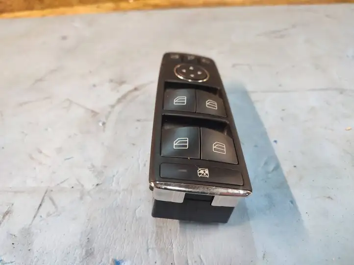 Mercedes-Benz C W204 (2007 - 2014) A2128208310 Блок кнопок стеклоподъемников — фото 3