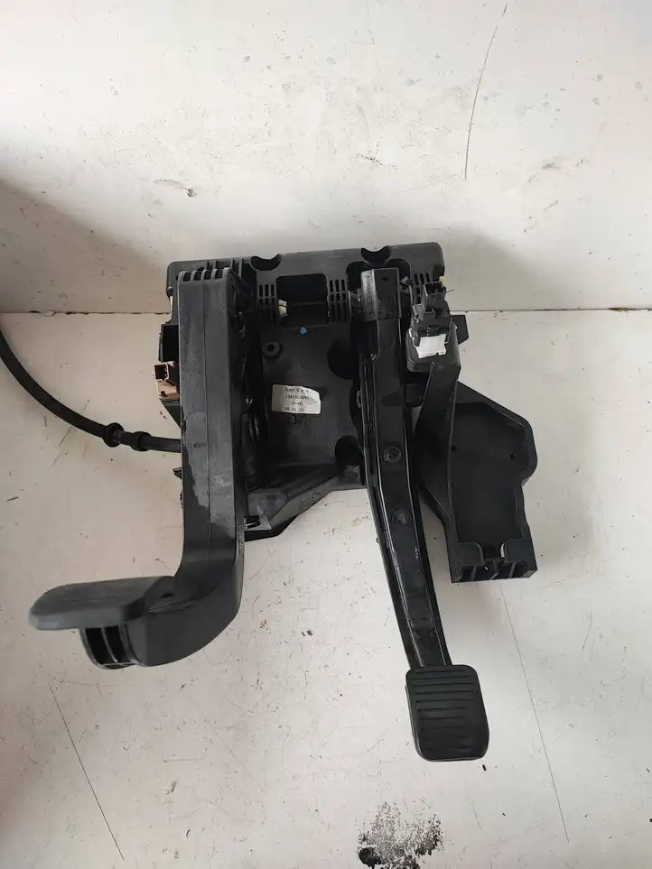 Peugeot Boxer (2007 - 2014)  1341020080 Педаль