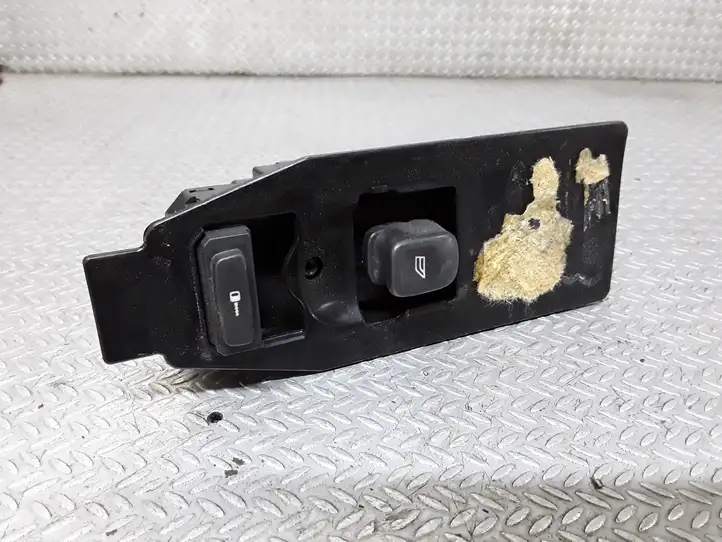 Volvo V70 (2004 - 2007) 8682950 Кнопка стеклоподъемников — фото 1