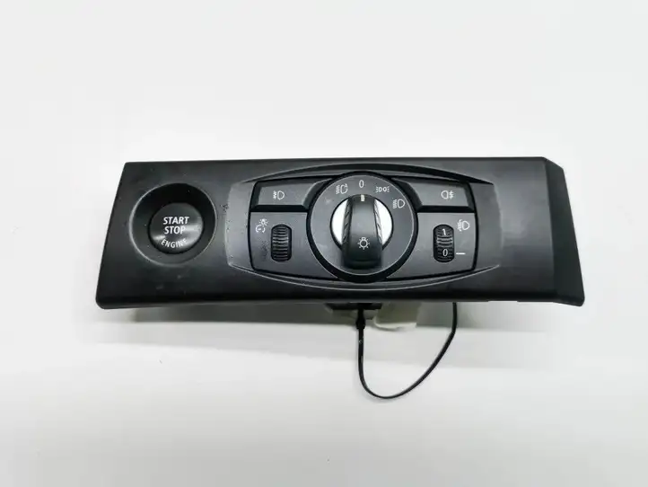 BMW 5 E60 E61 (2004 - 2010) 6988555 Включатель фонарей — фото 1