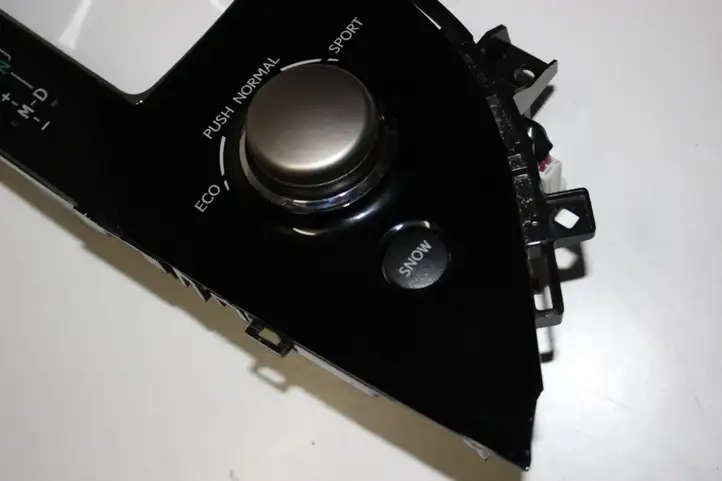 Lexus GS250 300 350 300h 450h (2011 - 2015) 58805-30370 Другие включатели / ручки/ переключатели — фото 2