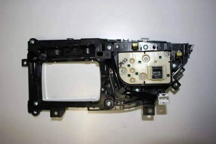 Lexus GS250 300 350 300h 450h (2011 - 2015) 58805-30370 Другие включатели / ручки/ переключатели — фото 4