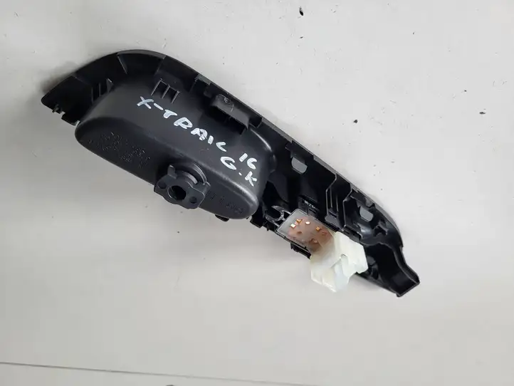 Nissan X-Trail T32 (2014 - 2021)   Другие включатели / ручки/ переключатели