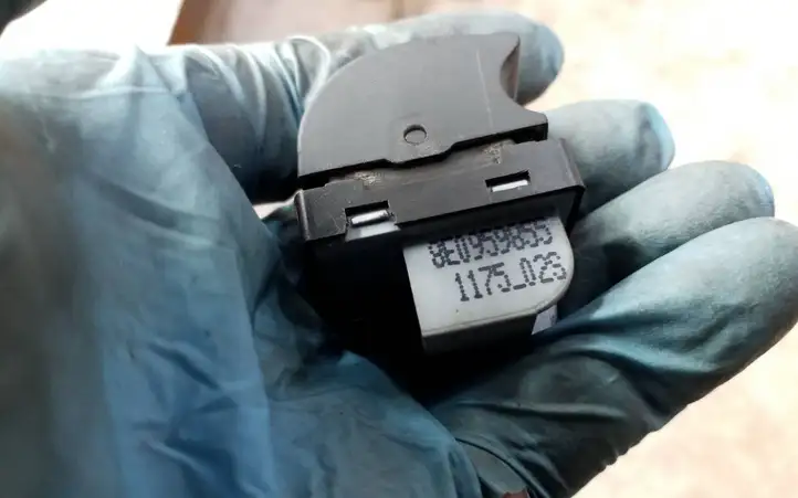 Audi A4 (2004 - 2009)  8E0959855 Кнопка стеклоподъемников