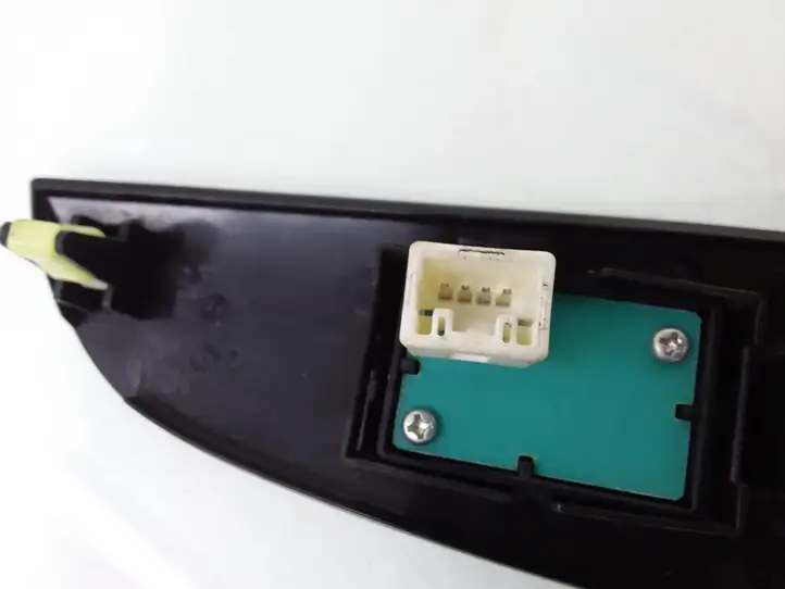 Lexus IS 220D-250-350 (2005 - 2010) 8403053020 Блок кнопок стеклоподъемников — фото 3