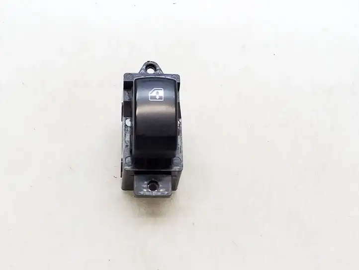 SsangYong Rodius (2004 - 2007) 621W05450 Кнопка стеклоподъемников — фото 1