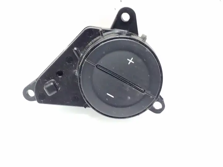 Mercedes-Benz C W204 (2007 - 2014) A2048210451 Другие включатели / ручки/ переключатели — фото 1