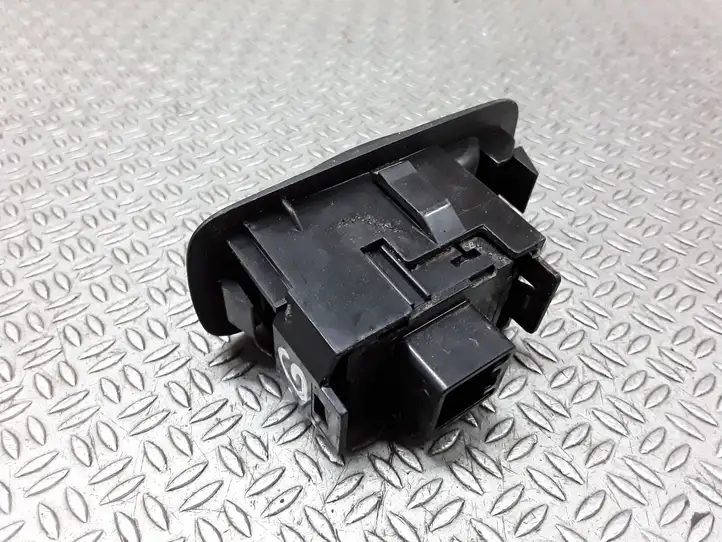 Toyota Corolla Verso AR10 (2004 - 2009) 54035228 Блок кнопок стеклоподъемников — фото 4