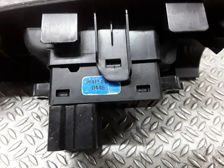 Nissan Note (E11) (2006 - 2014) 25411ED00A Кнопка стеклоподъемников — фото 2