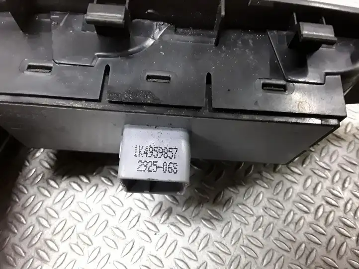 Seat Toledo III (5P) (2004 - 2009) 1K4959857 Блок кнопок стеклоподъемников — фото 2