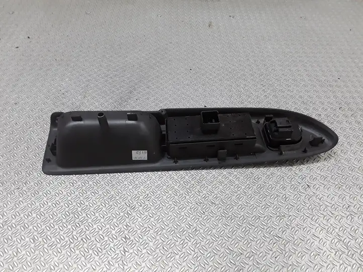 Volkswagen Golf Plus (2004 - 2008)  1K4959857 Кнопка стеклоподъемников