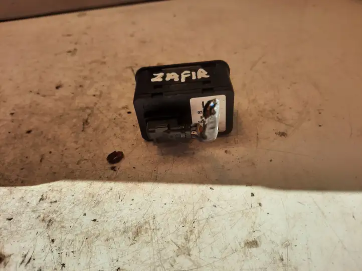 Opel Zafira A (1999 - 2003) 13363401 Блок кнопок стеклоподъемников — фото 2