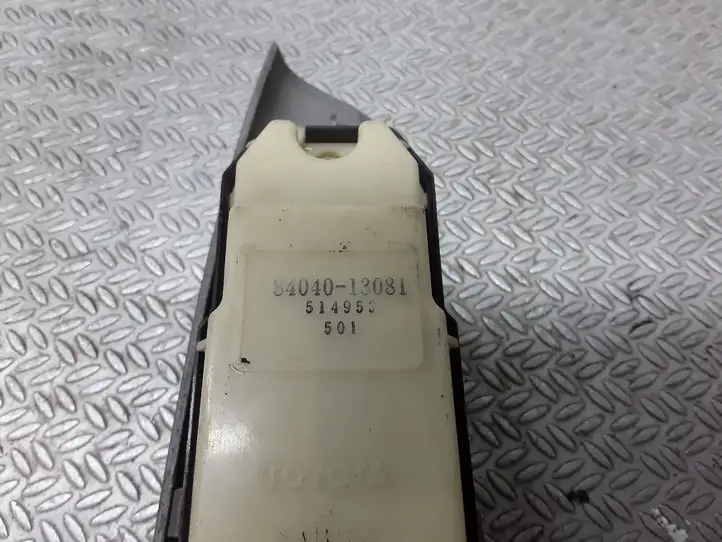 Toyota Corolla Verso E121 (2001 - 2004) 8404013081 Блок кнопок стеклоподъемников — фото 2