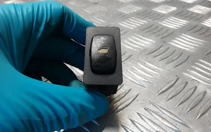 Lancia Phedra (2002 - 2010)  14889170ZL Кнопка стеклоподъемников