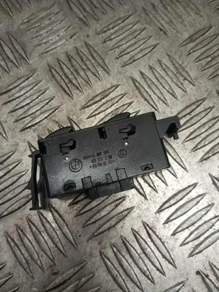 BMW 3 E46 (1998 - 2005) 8381514 Кнопка стеклоподъемников — фото 3