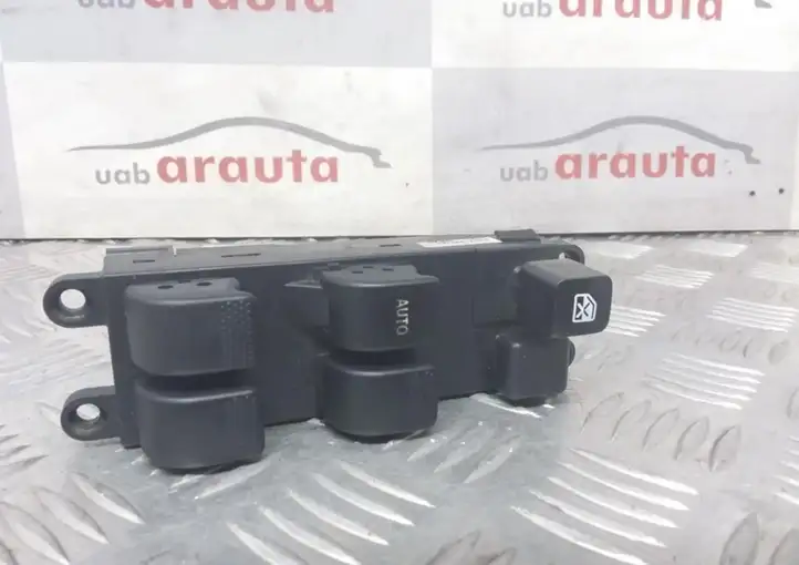 Subaru Legacy (1999 - 2003) 83071AE021 Кнопка стеклоподъемников — фото 2