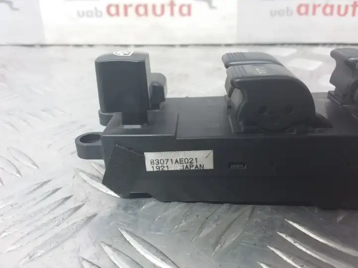 Subaru Legacy (1999 - 2003) 83071AE021 Кнопка стеклоподъемников — фото 5