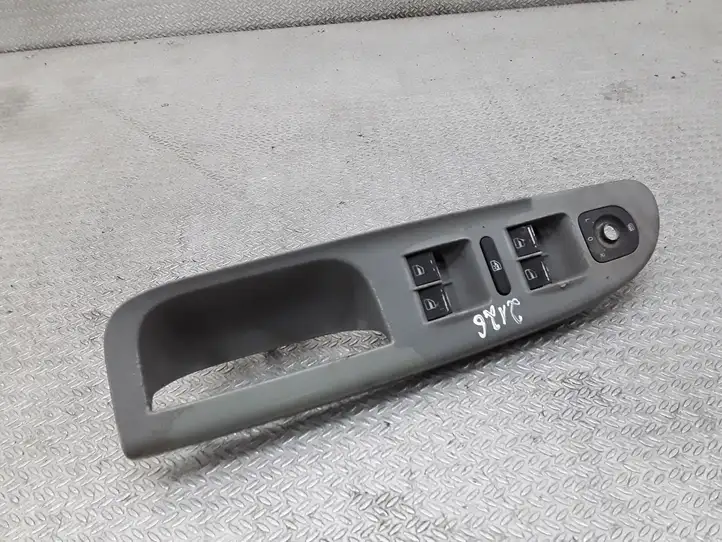 Volkswagen PASSAT B6 (2005 - 2010) 3C1867171 Блок кнопок стеклоподъемников — фото 1
