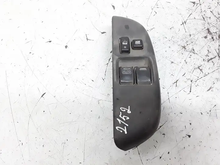 Toyota Yaris Verso (1999 - 2005) 8482052170 Блок кнопок стеклоподъемников — фото 1
