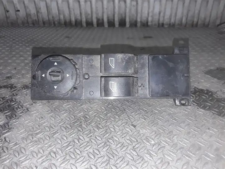 Ford Focus (2005 - 2008) 3M5T14529CE Кнопка стеклоподъемников — фото 1