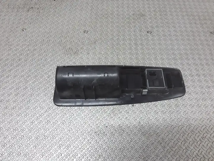 Volkswagen Polo (2001 - 2005) 6Q1867171 Блок кнопок стеклоподъемников — фото 2