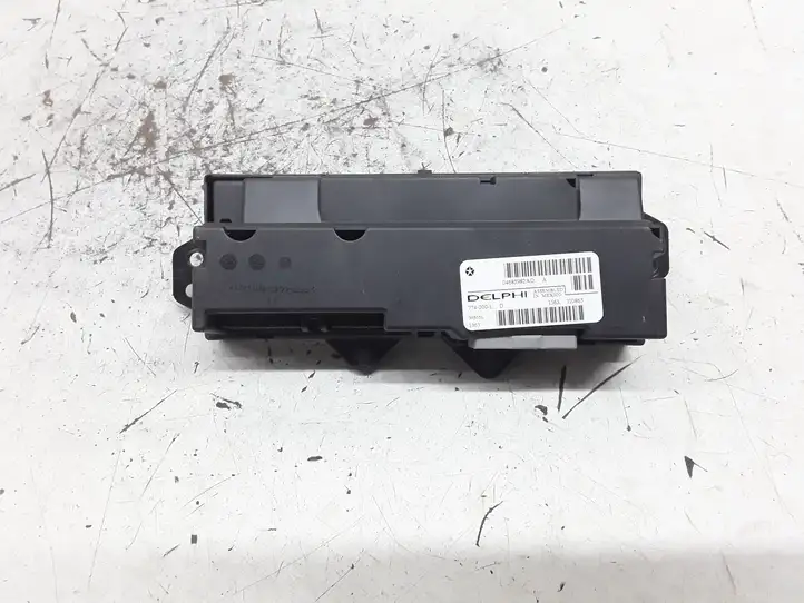 Chrysler Pacifica (2003 - 2008)  04685982AD Кнопка стеклоподъемников