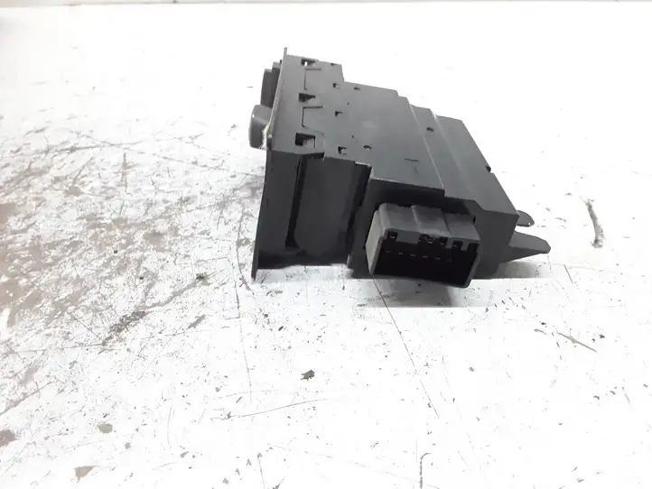 Volvo S60 (2000 - 2004) 8682950 Блок кнопок стеклоподъемников — фото 3