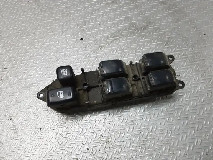 Toyota Corolla Verso E121 (2001 - 2004) 8404013081 Блок кнопок стеклоподъемников — фото 1