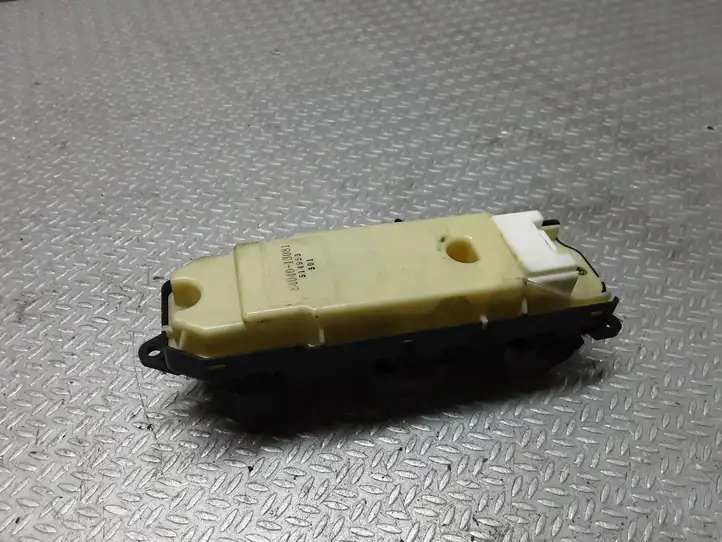 Toyota Corolla Verso E121 (2001 - 2004) 8404013081 Блок кнопок стеклоподъемников — фото 2