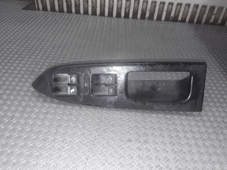 Volkswagen Touran I (2003 - 2010) Блок кнопок стеклоподъемников — фото 1
