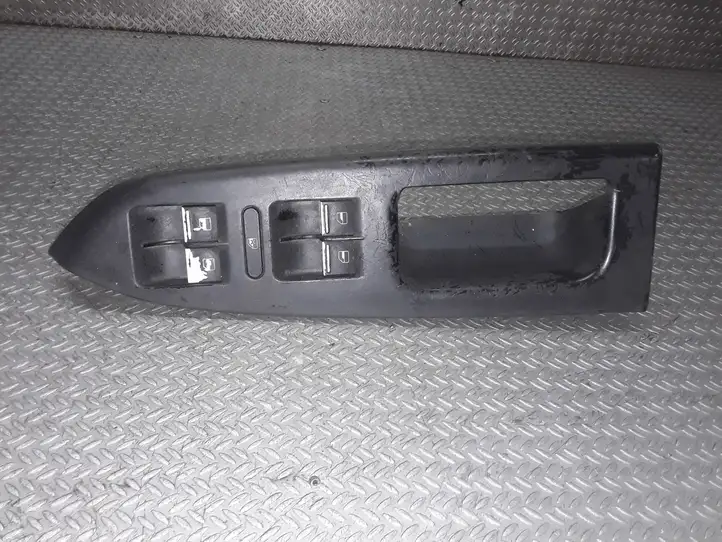 Volkswagen Touran I (2003 - 2010) 1K4959857 Блок кнопок стеклоподъемников — фото 1