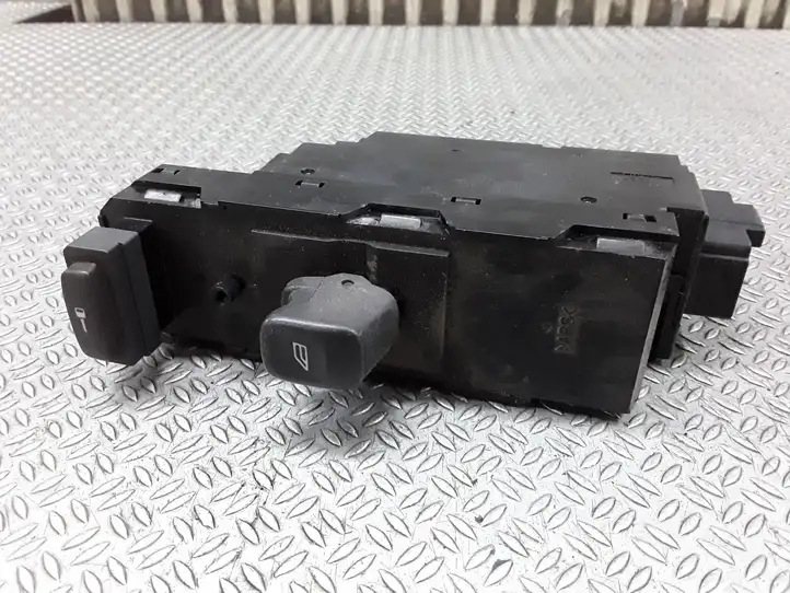 Volvo V70 (2000 - 2004) 30658117 Блок кнопок стеклоподъемников — фото 1