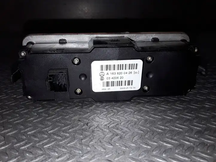 Mercedes-Benz ML W163 (1997 - 2005) A1638200426 Блок кнопок стеклоподъемников — фото 2