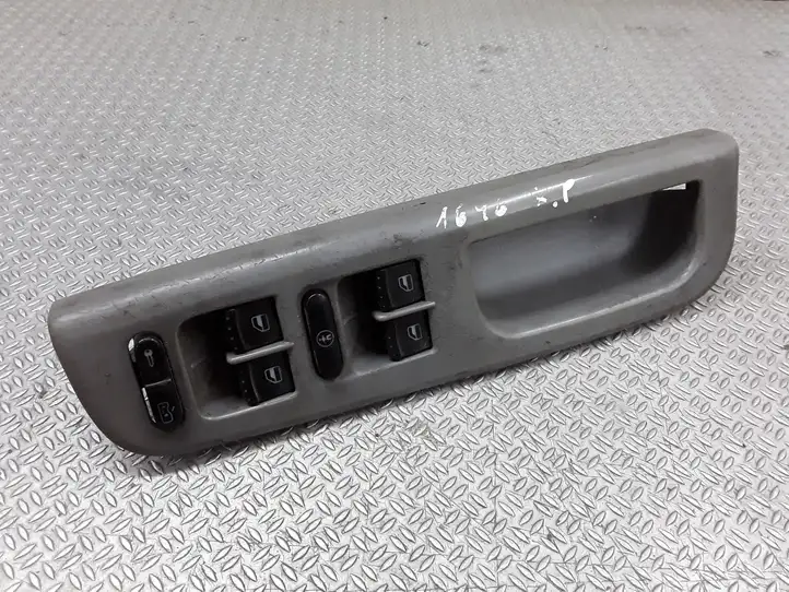 Volkswagen PASSAT B5.5 (2001 - 2005) 1J4959857B Блок кнопок стеклоподъемников — фото 1