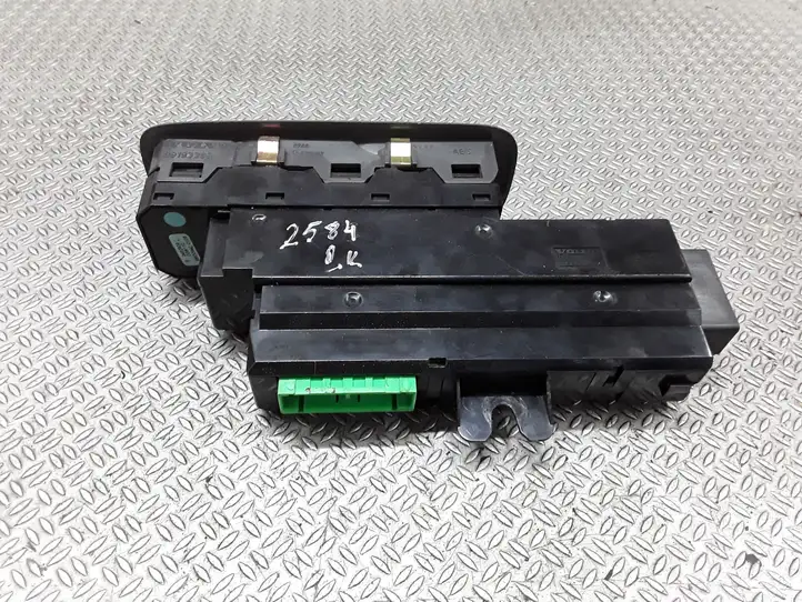 Volvo V70 (2000 - 2004) 09193383 Блок кнопок стеклоподъемников — фото 4