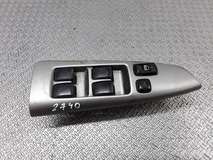 Toyota Corolla Verso E121 (2001 - 2004) 8404013081 Кнопка стеклоподъемников — фото 1