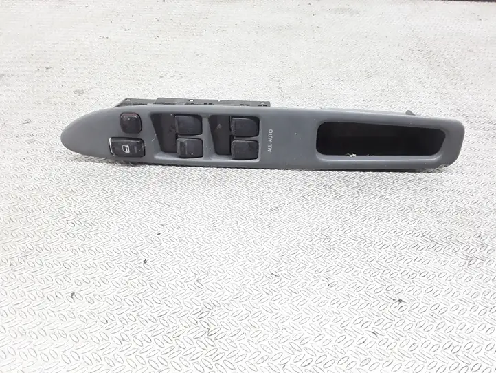 Toyota Avensis Verso (2001 - 2004) 8404044030 Блок кнопок стеклоподъемников — фото 1