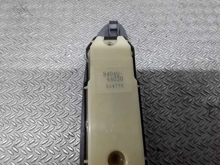 Toyota Avensis Verso (2001 - 2004) 8404044030 Блок кнопок стеклоподъемников — фото 2