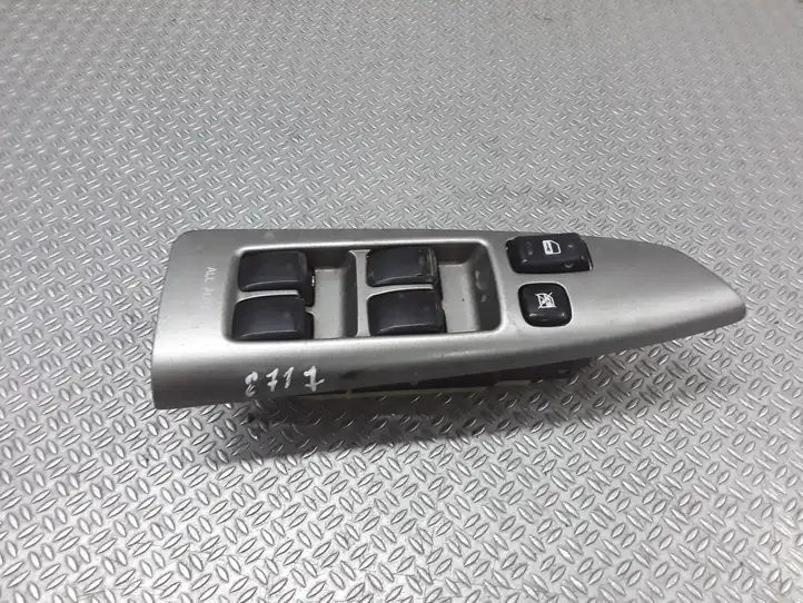 Toyota Corolla Verso E121 (2001 - 2004) 8404013080 Блок кнопок стеклоподъемников — фото 1