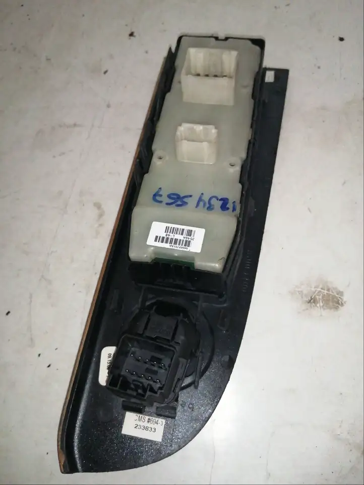 Jeep Grand Cherokee (WK) (2004 - 2010) 04602781AA Блок кнопок стеклоподъемников — фото 4