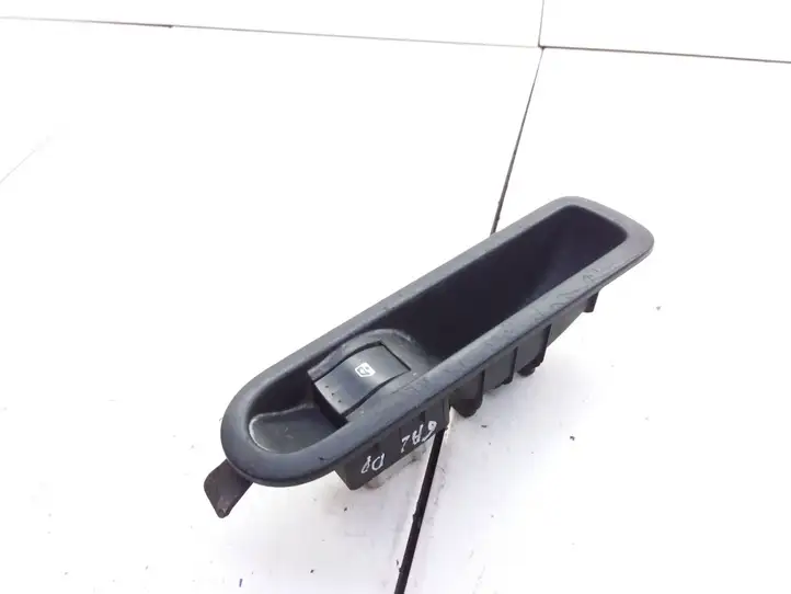Renault Scenic II - Grand scenic II (2003 - 2006) 156013870 Блок кнопок стеклоподъемников — фото 2