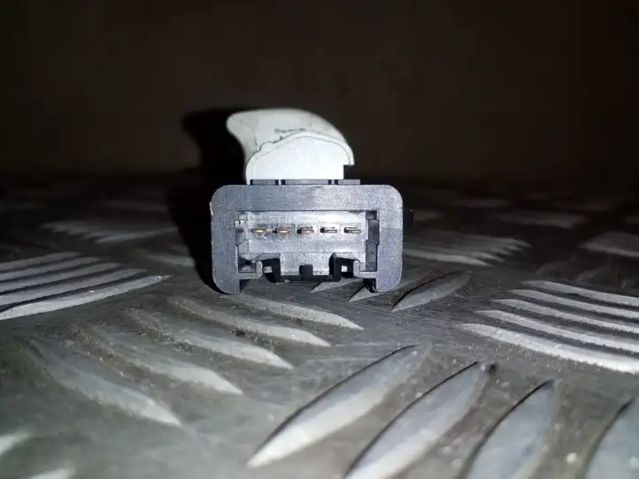 Honda CR-V (2004 - 2006) M20013 Кнопка стеклоподъемников — фото 2