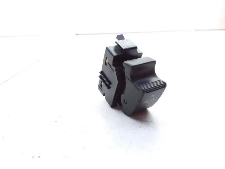 Toyota Avensis T250 (2003 - 2006) 8481005050 Блок кнопок стеклоподъемников — фото 2
