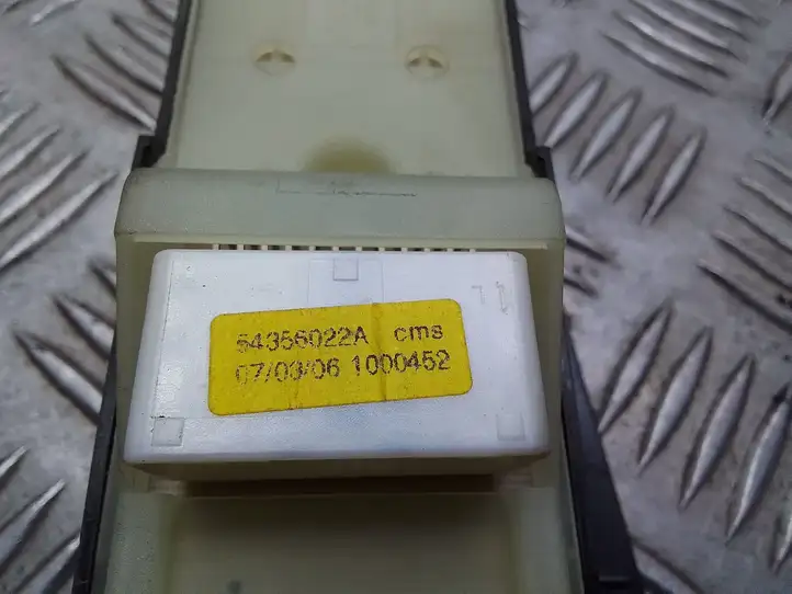 Toyota Avensis T250 (2006 - 2009) 8482005100 Блок кнопок стеклоподъемников — фото 2